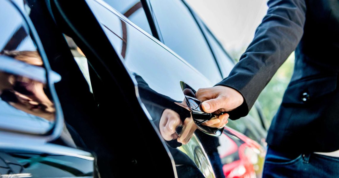 Need a Ride From Sedona to Phoenix Airport Hire a Private Car Service! (1)